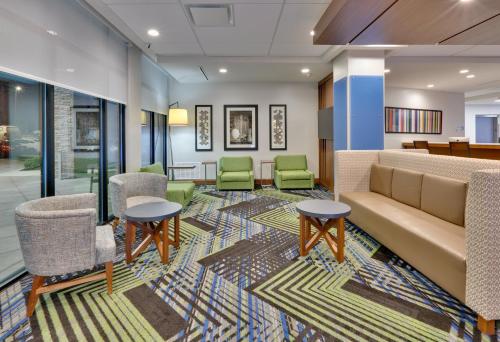 ล็อบบี้, ฮอลิเดย์ อินน์ เอ็กซ์เพรส แอนด์ สวีท ฟอร์ตเวิร์ท นอร์ท - นอร์ทเลค (Holiday Inn Express & Suites Fort Worth North - Northlake) in เอลิซาเบธทาวน์ ล็อบบี้, ฮอลิเดย์ อินน์ เอ็กซ์เพรส แอนด์ สวีท ฟอร์ตเวิร์ท นอร์ท - นอร์ทเลค (Holiday Inn Express & Suites Fort Worth North - Northlake) in เอลิซาเบธทาวน์