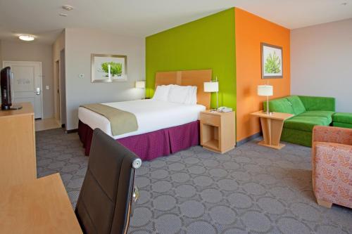 Holiday Inn Express Hotel & Suites Clute-Lake Jackson, an IHG Hotel