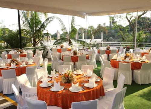 會議室/宴會廳, Holiday Inn Express & Suites Cuernavaca By IHG in 庫埃納瓦卡 會議室/宴會廳, Holiday Inn Express & Suites Cuernavaca By IHG in 庫埃納瓦卡