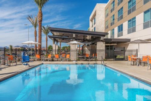 Úszómedence, Holiday Inn Express and Suites Lake Havasu London Bridge By IHG in Lake Havasu City (Arizona) Úszómedence, Holiday Inn Express and Suites Lake Havasu London Bridge By IHG in Lake Havasu City (Arizona)