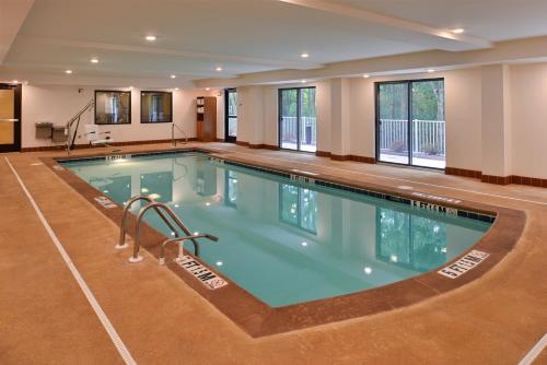Swimming pool, Holiday Inn Express and Suites West Ocean City in West Ocean City Swimming pool, Holiday Inn Express and Suites West Ocean City in West Ocean City