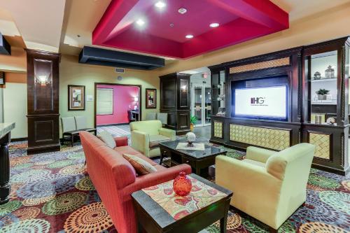 大堂, 亨特維爾快捷假日&套房酒店 (Holiday Inn Express Hotel & Suites Huntsville) in 亨茨維爾(TX) 大堂, 亨特維爾快捷假日&套房酒店 (Holiday Inn Express Hotel & Suites Huntsville) in 亨茨維爾(TX)