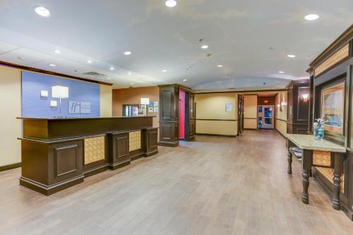 大堂, 亨特維爾快捷假日&套房酒店 (Holiday Inn Express Hotel & Suites Huntsville) in 亨茨維爾(TX) 大堂, 亨特維爾快捷假日&套房酒店 (Holiday Inn Express Hotel & Suites Huntsville) in 亨茨維爾(TX)