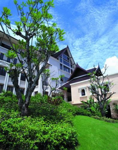 This photo about Pavilion Queen's Bay shared on HyHotel.com