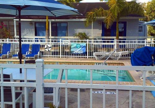 Swimming pool, The Rivers Edge Motel in Labelle (FL) Swimming pool, The Rivers Edge Motel in Labelle (FL)
