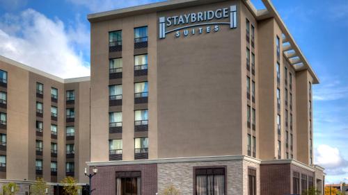 Exterior view, Staybridge Suites Hamilton - Downtown By IHG in Hamilton (ON) Exterior view, Staybridge Suites Hamilton - Downtown By IHG in Hamilton (ON)