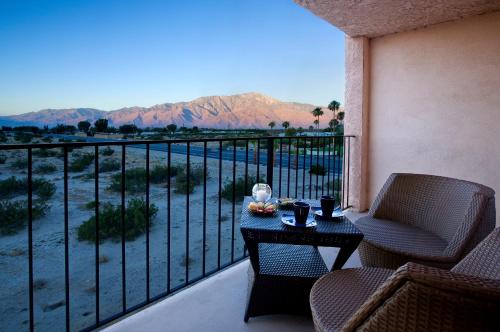 Balcony/terrace, Aqua Soleil Hotel and Mineral Water Spa California in Desert Hot Springs (CA) Balcony/terrace, Aqua Soleil Hotel and Mineral Water Spa California in Desert Hot Springs (CA)
