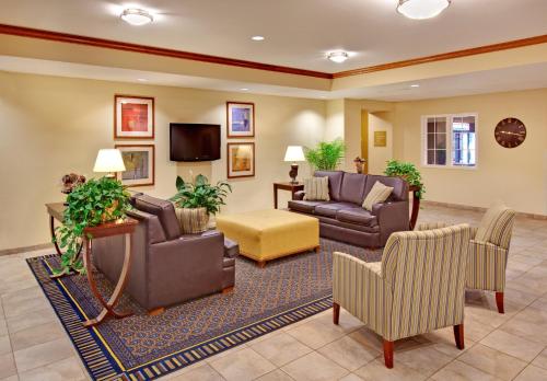 ล็อบบี้, แคนเดิ้ลวูด สวีท วิลลิสตัน (Candlewood Suites Williston) in สนามบิน ล็อบบี้, แคนเดิ้ลวูด สวีท วิลลิสตัน (Candlewood Suites Williston) in สนามบิน