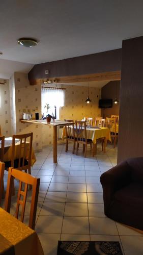 Ételek és italok, Pension Deerkemer Kuh in Dolgesheim Ételek és italok, Pension Deerkemer Kuh in Dolgesheim