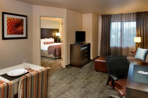 Værelse, STAYBRIDGE SUITES MYRTLE BEACH - WEST in Forestbrook Værelse, STAYBRIDGE SUITES MYRTLE BEACH - WEST in Forestbrook