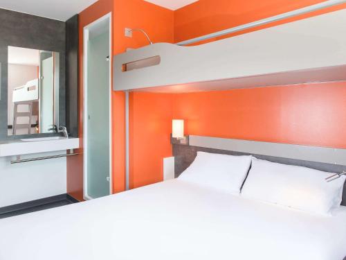 Facilities, ibis budget Aeroport Lyon Saint Exupery near Lyon-Saint-Exupéry Airport Facilities, ibis budget Aeroport Lyon Saint Exupery near Lyon-Saint-Exupéry Airport