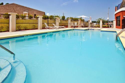 Uszoda, Holiday Inn Express Hotel & Suites Selma By IHG in Selma (Alabama) Uszoda, Holiday Inn Express Hotel & Suites Selma By IHG in Selma (Alabama)