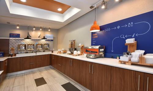 Ételek és italok, Holiday Inn Express Hotel & Suites Selma By IHG in Selma (Alabama) Ételek és italok, Holiday Inn Express Hotel & Suites Selma By IHG in Selma (Alabama)