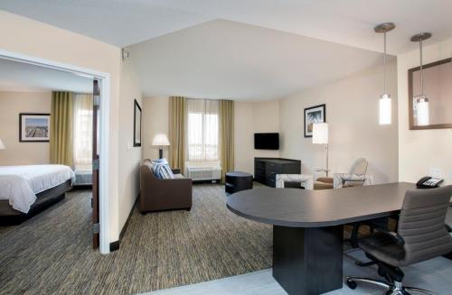 Candlewood Suites Miami Executive Airport - Kendall By IHG in Country Walk Candlewood Suites Miami Executive Airport - Kendall By IHG in Country Walk