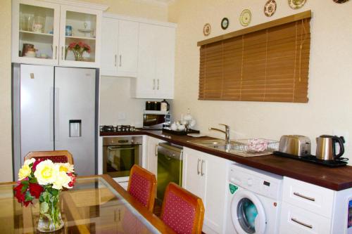 מטבח, Rondeletia Cottage Guesthouse - premium self catering in Umhlali מטבח, Rondeletia Cottage Guesthouse - premium self catering in Umhlali