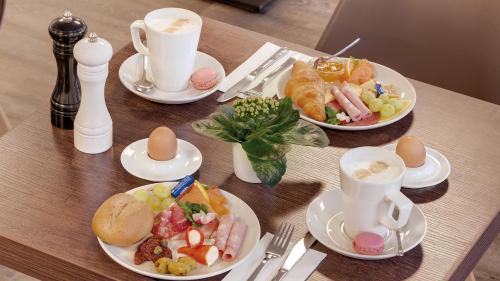 Food and beverages, Hotel Newton Ludwigshafen in Ludwigshafen Food and beverages, Hotel Newton Ludwigshafen in Ludwigshafen