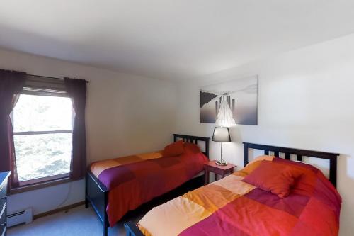 Buffalo Village Condo & Treetop Hideaway in Silverthorne (CO) Buffalo Village Condo & Treetop Hideaway in Silverthorne (CO)