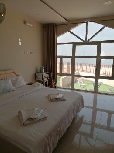 Alshumukh guesthouse in Tiwi Alshumukh guesthouse in Tiwi