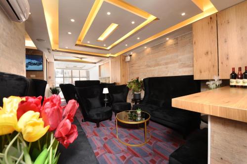 Bar/ Salón, Tzukim Boutique - Desert Traveler's Hotel in Mitzpe Ramon - מלון בוטיק צוקים in Mitzpe Ramon Bar/ Salón, Tzukim Boutique - Desert Traveler's Hotel in Mitzpe Ramon - מלון בוטיק צוקים in Mitzpe Ramon