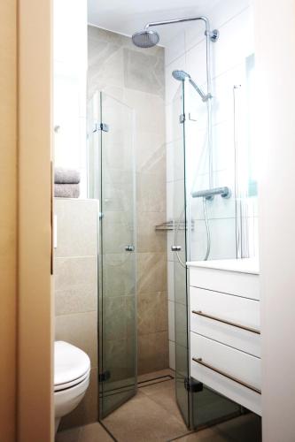 Bathroom, CITYINN Apartments Dusseldorf Zentrum in Dusseldorf Bathroom, CITYINN Apartments Dusseldorf Zentrum in Dusseldorf