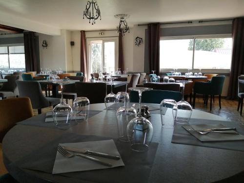 Restaurante, Le Neoulous in Ceret Restaurante, Le Neoulous in Ceret