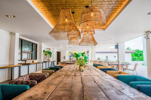 Restaurant, Charlie's El Nido Managed by HII near Island Hopping In El nido Restaurant, Charlie's El Nido Managed by HII near Island Hopping In El nido