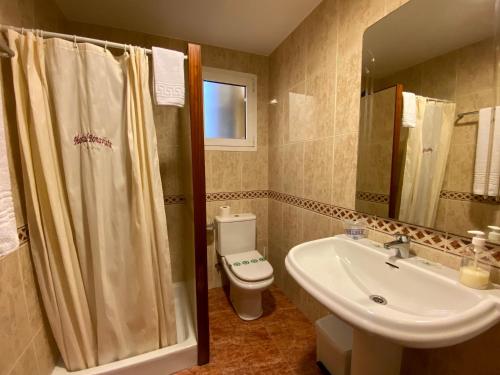 Bany, Hostal Bonavista in Cervera (Catalonia) Bany, Hostal Bonavista in Cervera (Catalonia)