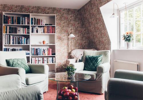 Shared lounge/TV area, Agda Lund Bed & Breakfast in Kivik Shared lounge/TV area, Agda Lund Bed & Breakfast in Kivik