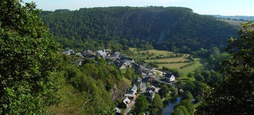 A szálláshely kívülről, L îlot de Saint Léo (L ilot de Saint Leo) in Fresnay-sur-Sarthe A szálláshely kívülről, L îlot de Saint Léo (L ilot de Saint Leo) in Fresnay-sur-Sarthe