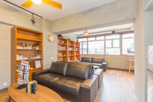 Bar/lounge, Check Inn HK in Wanchai Bar/lounge, Check Inn HK in Wanchai