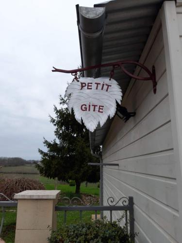 Gite Les Deux Meules in Sainte-Colombe (Aquitaine) Gite Les Deux Meules in Sainte-Colombe (Aquitaine)