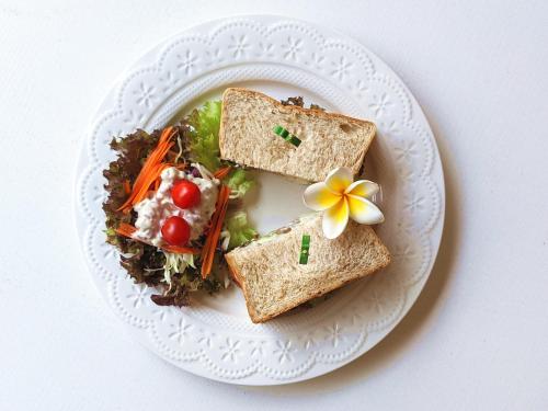 อาหารและเครื่องดื่ม, SYRI Boutique Guesthouse Restaurant & Cafe in เวียงจันทน์ อาหารและเครื่องดื่ม, SYRI Boutique Guesthouse Restaurant & Cafe in เวียงจันทน์