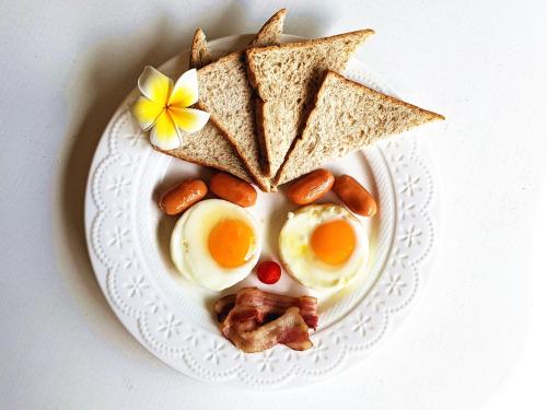 อาหารและเครื่องดื่ม, SYRI Boutique Guesthouse Restaurant & Cafe in เวียงจันทน์ อาหารและเครื่องดื่ม, SYRI Boutique Guesthouse Restaurant & Cafe in เวียงจันทน์