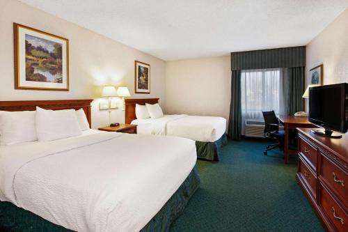 Зручності, La Quinta Inn by Wyndham Detroit Canton in Canton Зручності, La Quinta Inn by Wyndham Detroit Canton in Canton