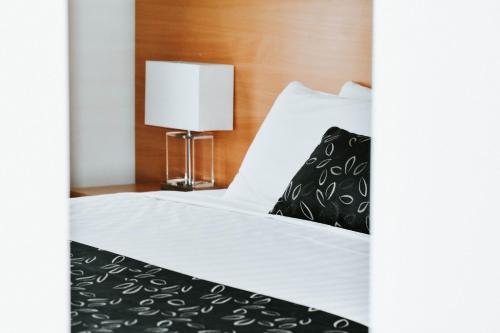 The Charles Boutique Hotel & Dining in Wagga Wagga The Charles Boutique Hotel & Dining in Wagga Wagga