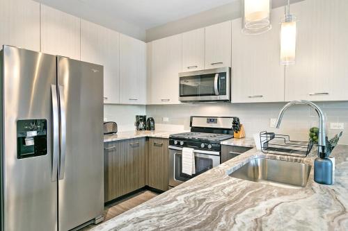 Bright & Comfortable Oakbrook 2BR Apt Free Parking OAK28 in Oakbrook Terrace (IL) Bright & Comfortable Oakbrook 2BR Apt Free Parking OAK28 in Oakbrook Terrace (IL)