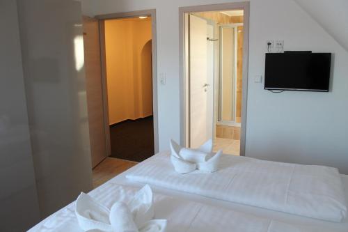 Gastehaus Hubertushof - 24h Check-In in Hausen bei Wurzburg Gastehaus Hubertushof - 24h Check-In in Hausen bei Wurzburg