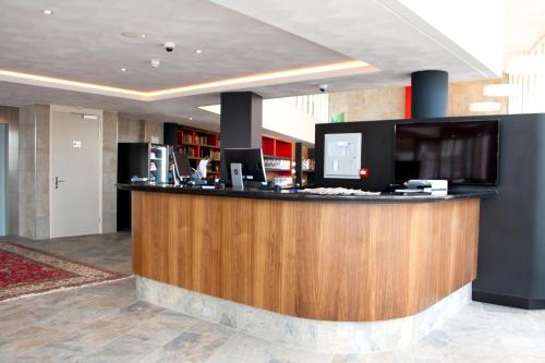 Vestíbulo, Bastion Hotel Arnhem in Arnhem Vestíbulo, Bastion Hotel Arnhem in Arnhem