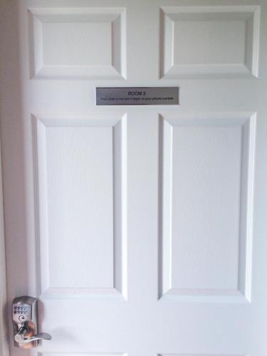 Entrance, Trailhead Lodging in Seward (AK) Entrance, Trailhead Lodging in Seward (AK)