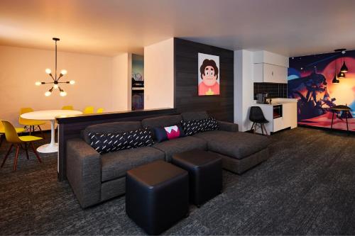 Cartoon Network Hotel in Lancaster (Pennsylvania) Cartoon Network Hotel in Lancaster (Pennsylvania)
