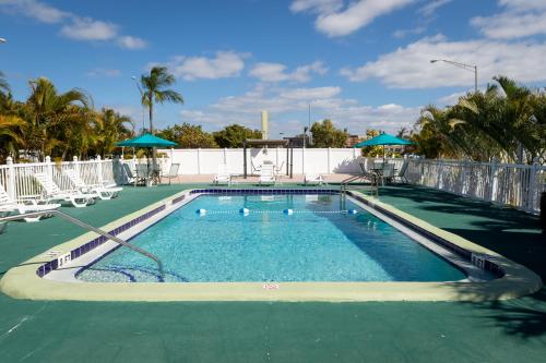 Úszómedence, Sunshine Inn & Suites Venice, Florida in Venice (Florida) Úszómedence, Sunshine Inn & Suites Venice, Florida in Venice (Florida)