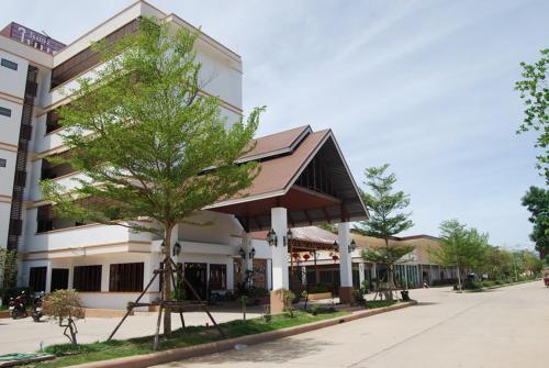A szálláshely kívülről, Baiboon Grand Hotel in Loei A szálláshely kívülről, Baiboon Grand Hotel in Loei