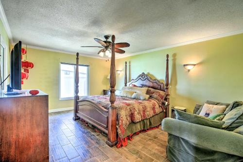 Clean Single-Story Home with Hot Tub - Pets Welcome! in New Port Richey (FL) Clean Single-Story Home with Hot Tub - Pets Welcome! in New Port Richey (FL)