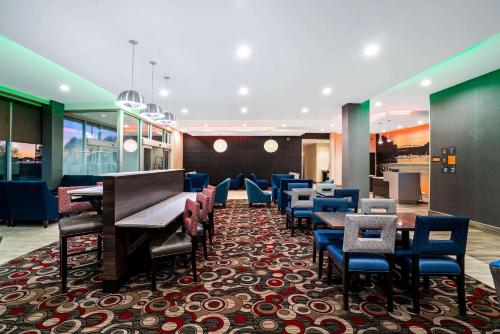Predvorje, La Quinta Inn & Suites by Wyndham Tuscaloosa University in Tuscaloosa (AL) Predvorje, La Quinta Inn & Suites by Wyndham Tuscaloosa University in Tuscaloosa (AL)