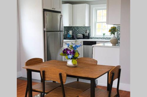 NEW 2BR Apartment near Lake Winnipesaukee in Уолфеборо (Нью-Хэмпшир ) NEW 2BR Apartment near Lake Winnipesaukee in Уолфеборо (Нью-Хэмпшир )