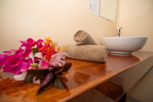 ห้องน้ำ, BORA BORA HOLIDAY'S LODGE in เกาะโบราโบร่า ห้องน้ำ, BORA BORA HOLIDAY'S LODGE in เกาะโบราโบร่า