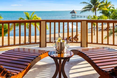 balkon/terras, Sirenian Bay Resort -Villas & All Inclusive Bungalows in Surfside balkon/terras, Sirenian Bay Resort -Villas & All Inclusive Bungalows in Surfside