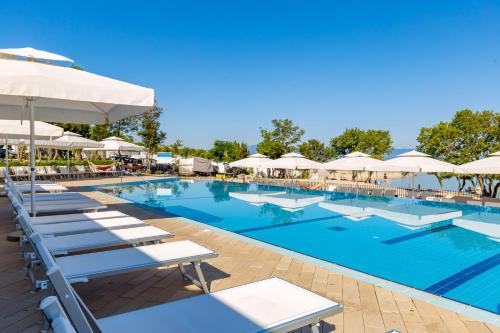 Басейн, Mobile Homes Camping Omišalj (Mobile Homes Camping Omisalj) in Омішаль Басейн, Mobile Homes Camping Omišalj (Mobile Homes Camping Omisalj) in Омішаль