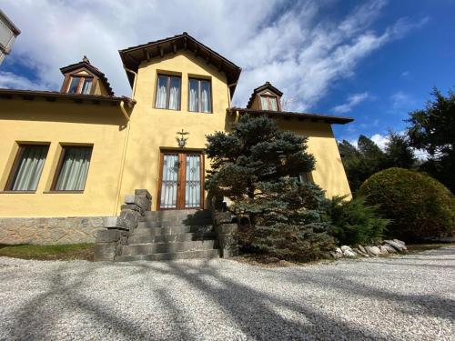 El Niu de l’Àguila (Camprodon) (El Niu de l’Aguila (Camprodon)) in Camprodon El Niu de l’Àguila (Camprodon) (El Niu de l’Aguila (Camprodon)) in Camprodon