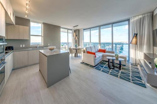 NEW 2019 Suite Breathtaking OceanViews 22nd Floor! Hollywood 